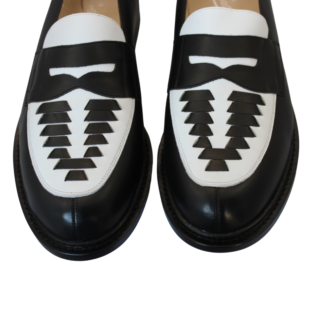 Tupelo - Black/White Leather
